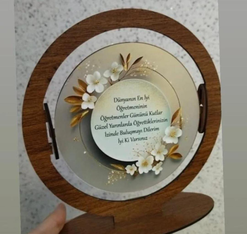 ÖĞRETMEN VE ANNE AYNALI İSİMLİK