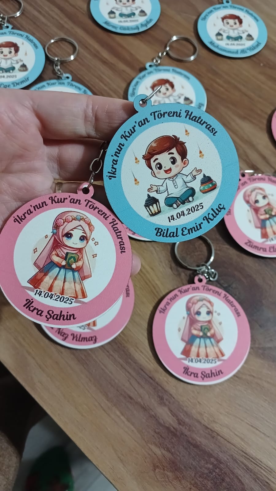 YUVARLAK BASKILI ANAHTARLIK TEK TEK İSİMLİ