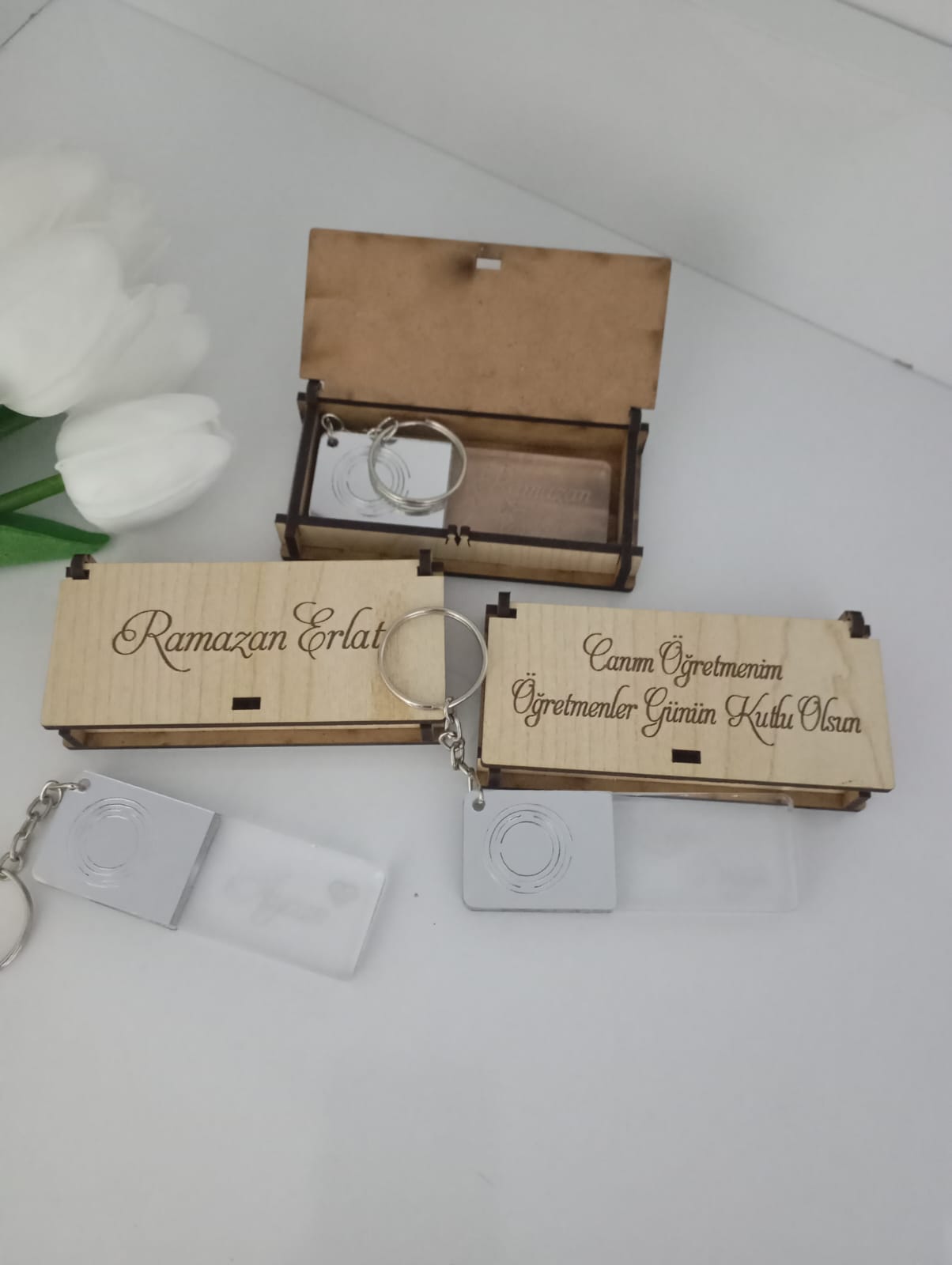 KUTU + IŞIKLI ANAHTARLIK TAKIM